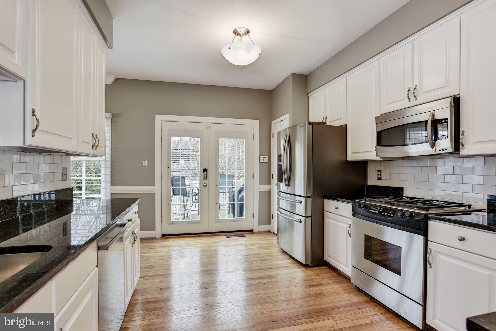 430 Tschiffely Square Road Gaithersburg, MD 20878 - Photo 13 of 51 Eat-In Kitchen | Stainless Steel Appliances