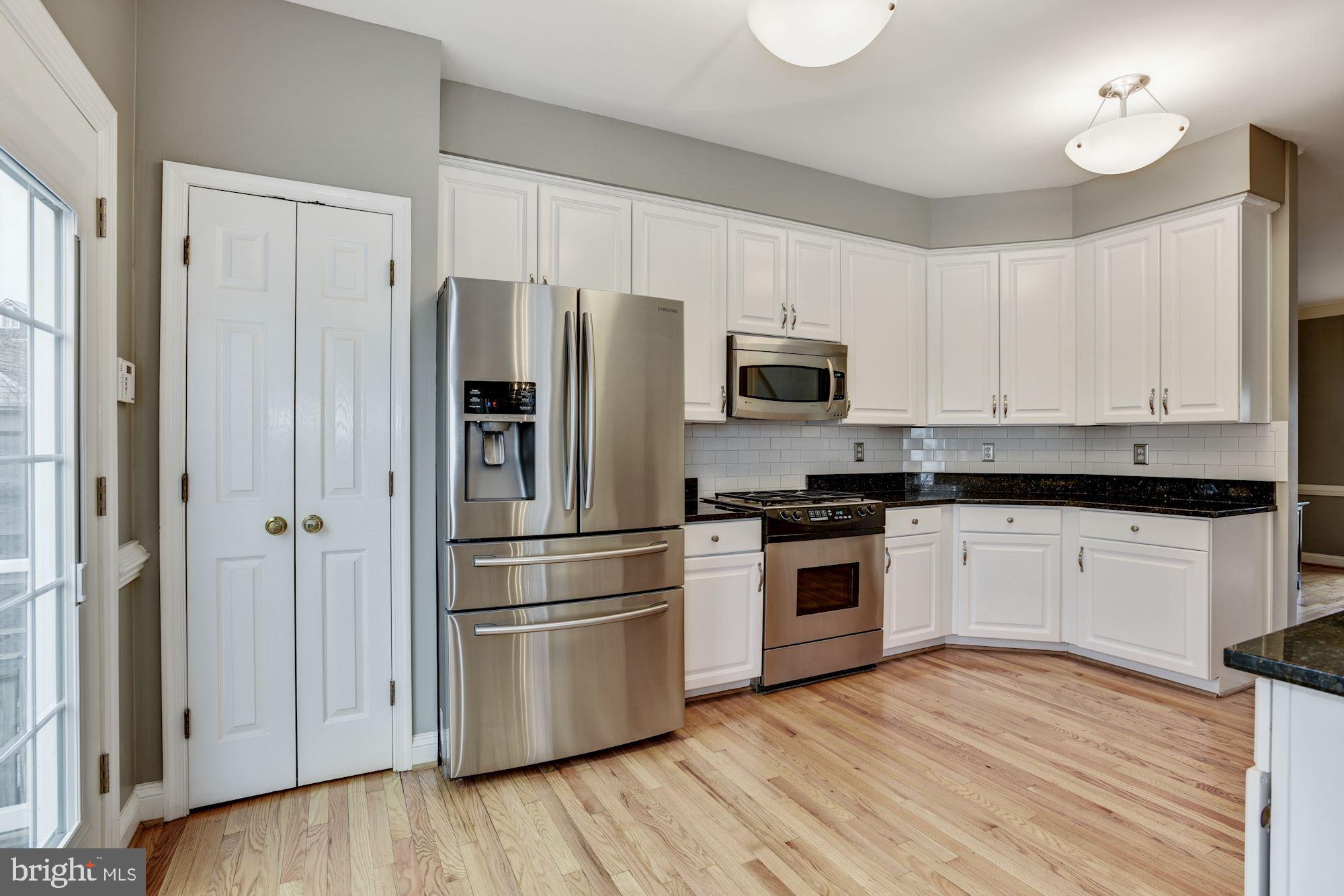 430 Tschiffely Square Road Gaithersburg, MD 20878 - Photo 16 of 51 Eat-In Kitchen | Stainless Steel Appliances