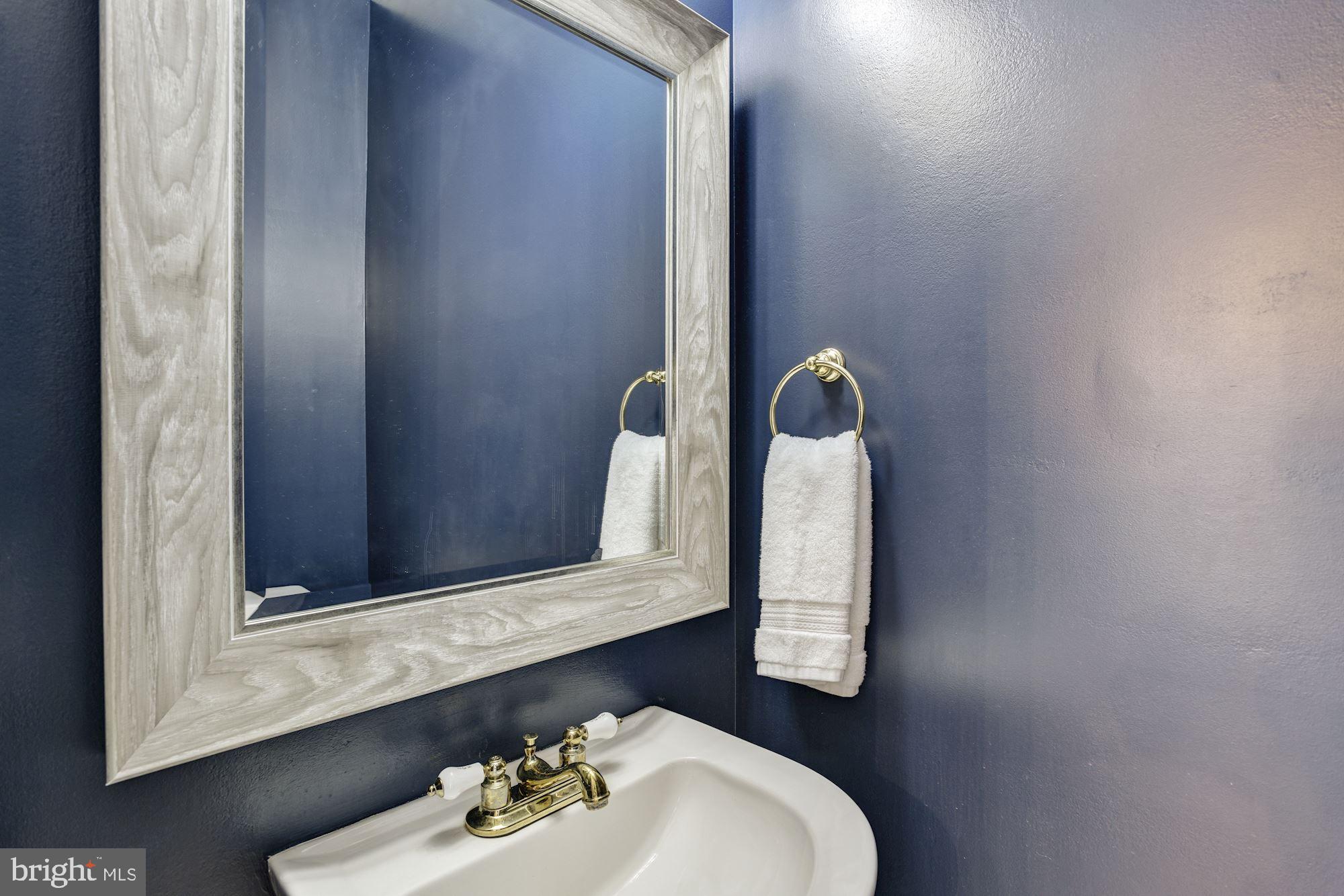 430 Tschiffely Square Road Gaithersburg, MD 20878 - Photo 21 of 51 Powder Room