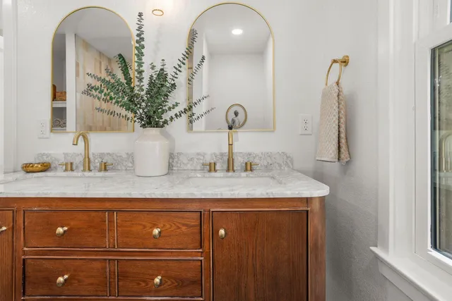 $533,500 | 2285 North 166th Street, Brookfield, WI 53005