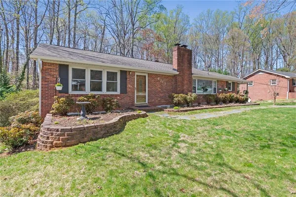 $369,900 | 6313 Arden Circle, Clemmons, NC 27012