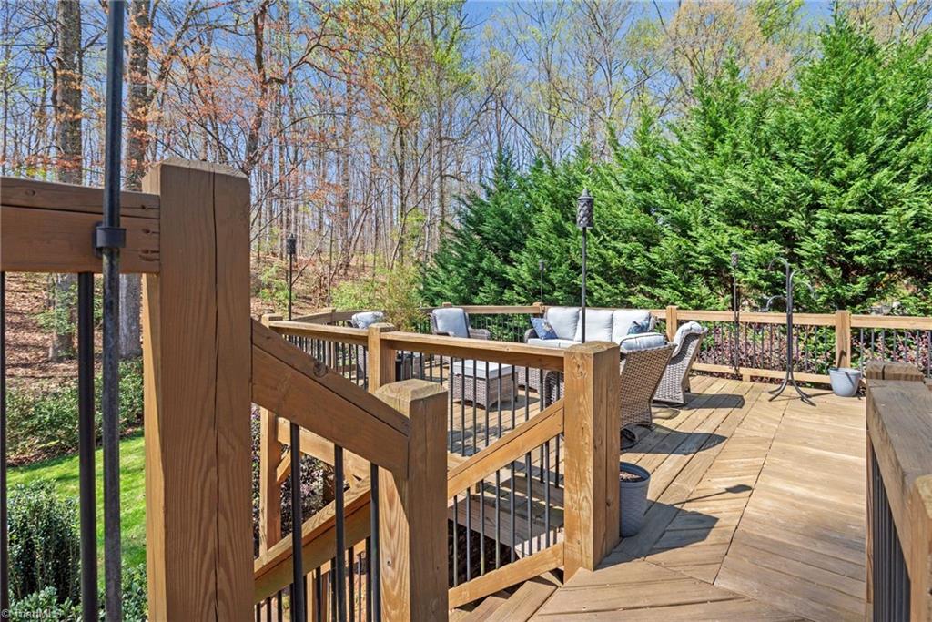 6313 Arden Circle Clemmons, NC 27012 - Photo 29 of 34 space to relax
