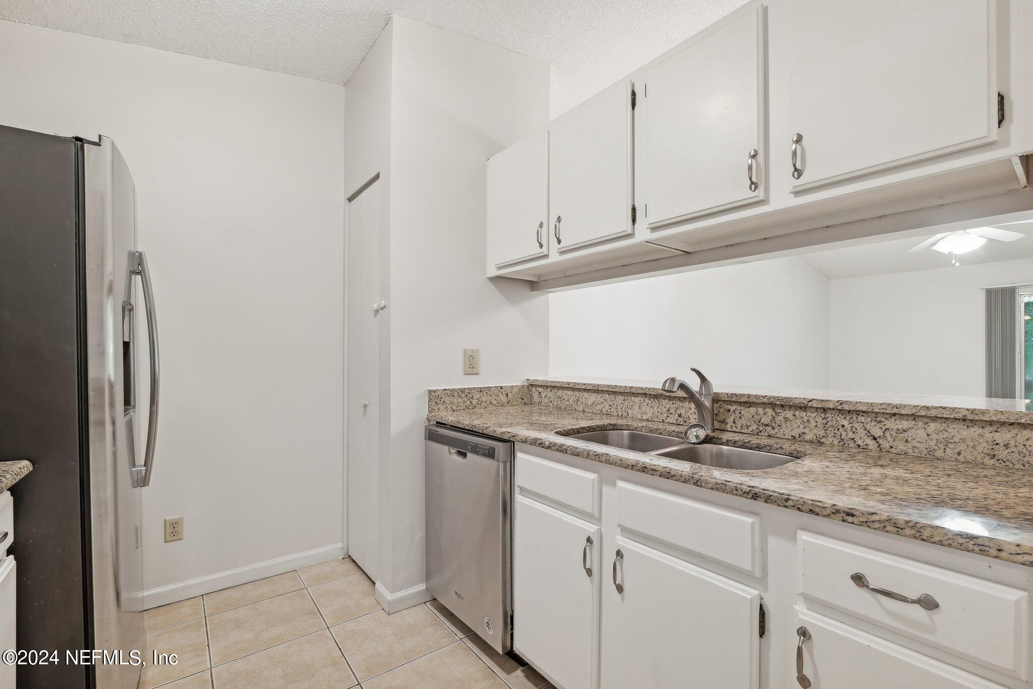 3270 Ricky Drive, Unit 1403 Jacksonville, FL 32223 - Photo 11 of 33 Granite tops