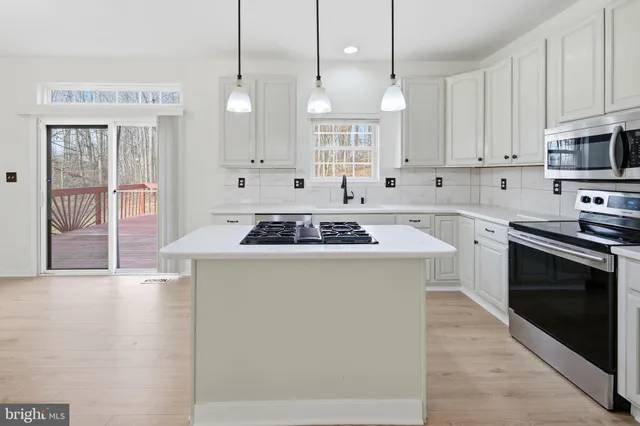 $900,000 | 5209 Devonport Court, Glenn Dale, MD 20769