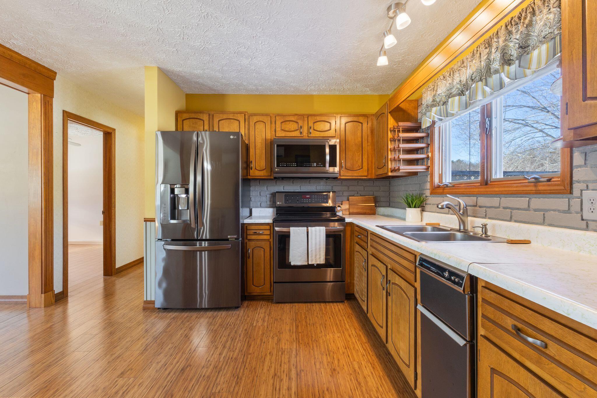 74 Guinea Road Biddeford, ME 04005 - Photo 3 of 43 74_Guinea_Rd_05