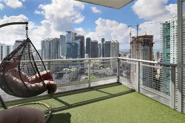 $390,000 | 350 South Miami Avenue, Unit 4110, Miami, FL 33130