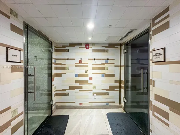 $4,800 | 6801 Collins Avenue, Unit 1401, Miami Beach, FL 33141