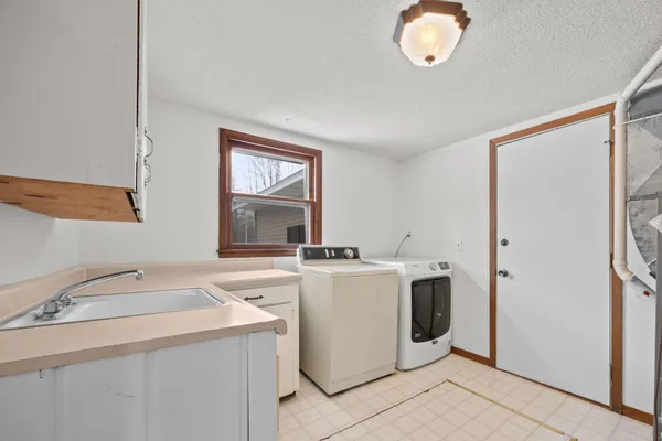 $475,000 | 21400 654th Avenue, Darwin, MN 55324