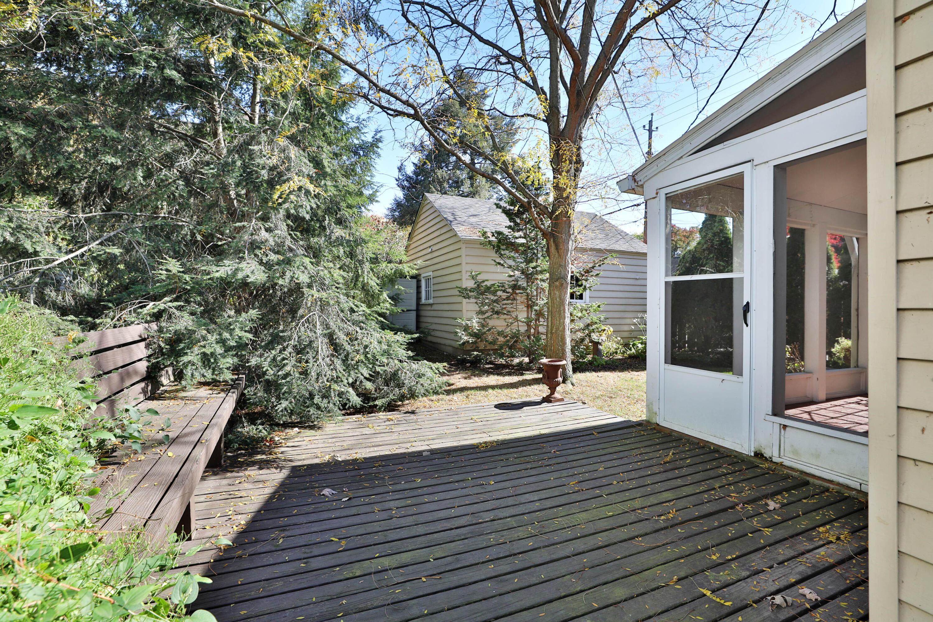 4436 Zeller Road Columbus, OH 43214 - Photo 35 of 42 Deck