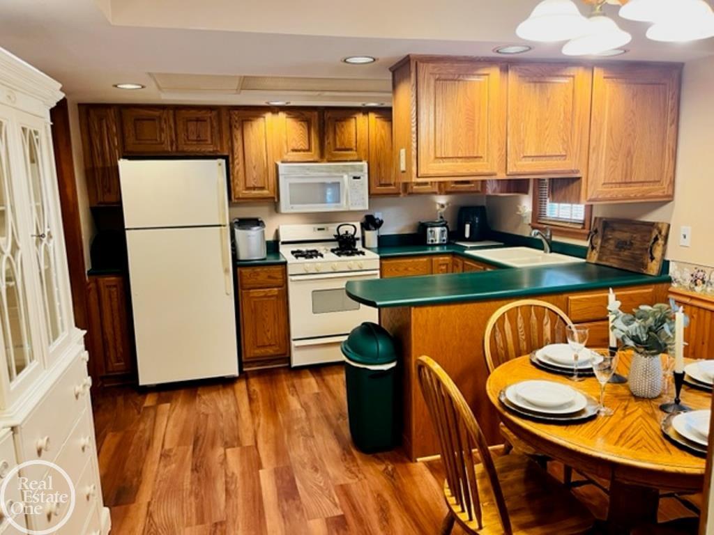 2315 Riverside Drive Port Huron, MI 48060 - Photo 13 of 44