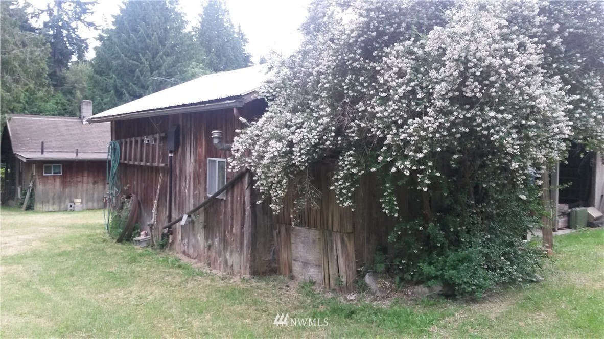 4505 Glendale Road Clinton, WA 98236 - Photo 4 of 20 Gallery Image 4