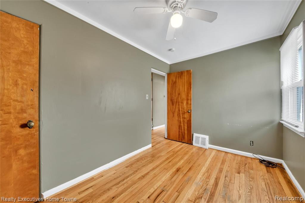 16544 Toepfer Drive Eastpointe, MI 48021 - Photo 20 of 31