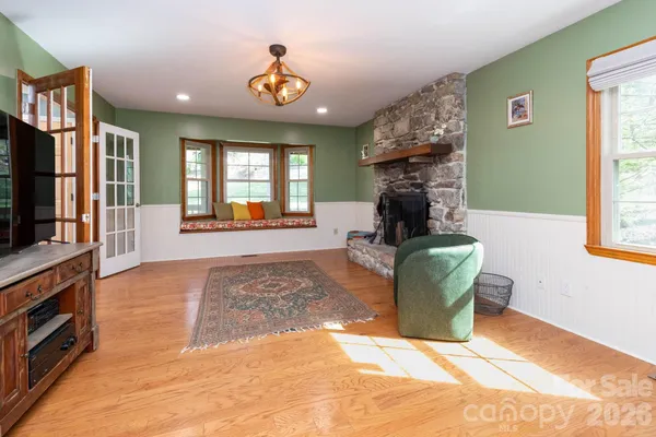 $768,000 | 121 Churchill Downs Drive, Fairview, NC 28730
