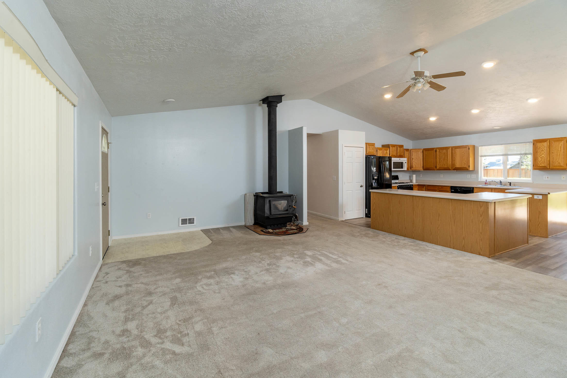 17089 Norwalk Road Bend, OR 97707 - Photo 2 of 28 17089 Norwalk 4