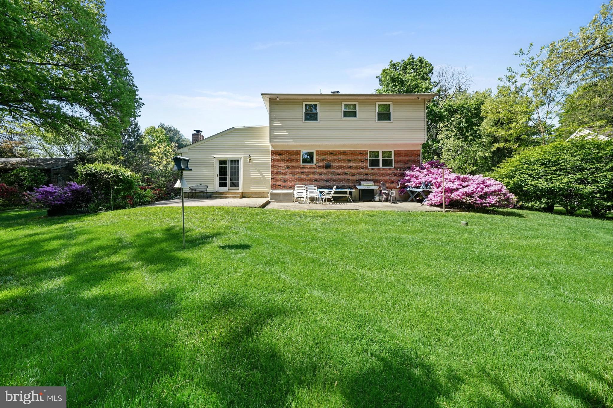 2717 Point Breeze Road Wilmington, DE 19810 - Photo 18 of 23 Spacious backyard