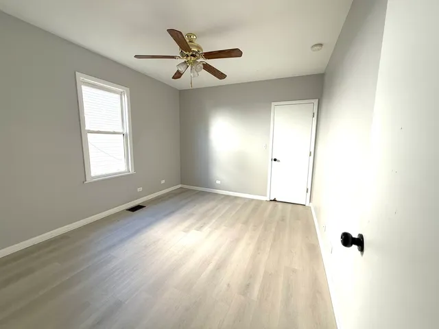 $1,475 | 828 Lenox Avenue, Unit 1, Waukegan, IL 60085