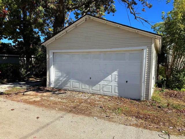 $1,475 | 828 Lenox Avenue, Unit 1, Waukegan, IL 60085