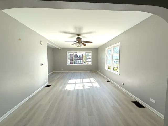 $1,475 | 828 Lenox Avenue, Unit 1, Waukegan, IL 60085