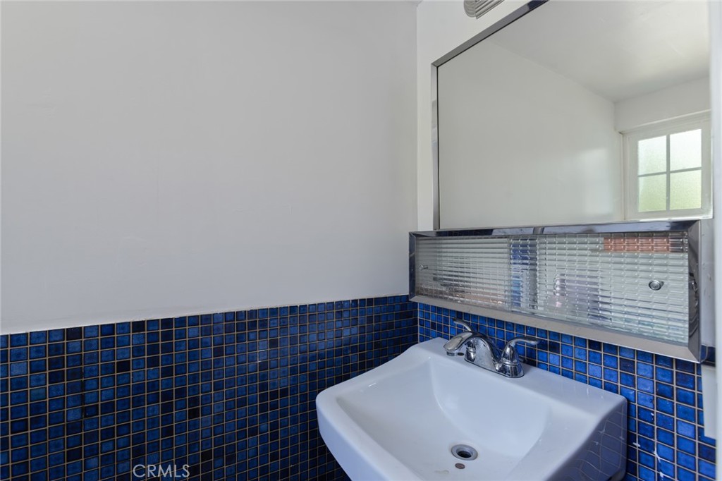 773 Woodland Road Crestline, CA 92325 - Photo 27 of 37 Lower level bathroom