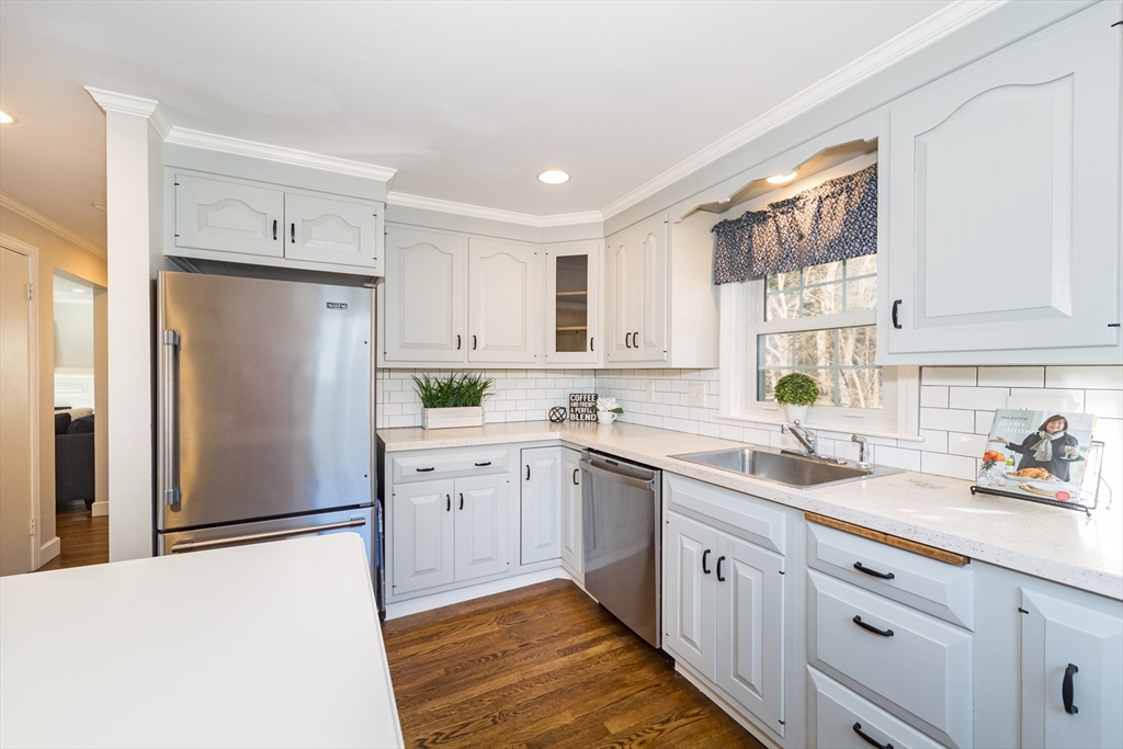 40 Audrea Road Framingham, MA 01701 - Photo 8 of 36