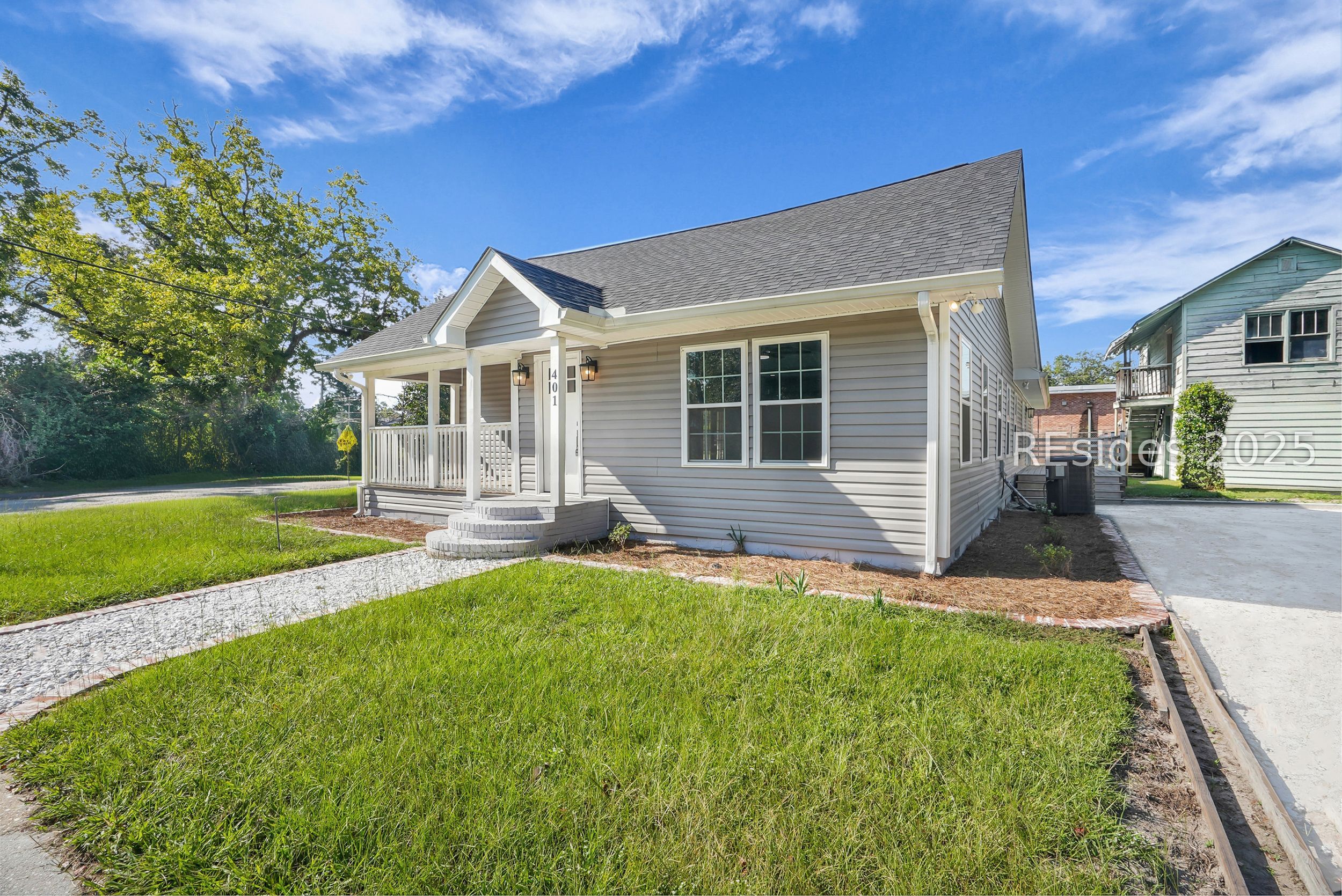 401 Mulberry Street West Hampton, SC 29924 - Photo 2 of 68