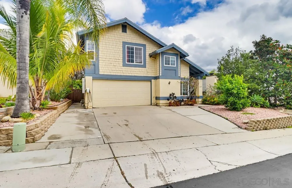 3123 Villa Espana Spring Valley, CA 91978 - Photo 3 of 42