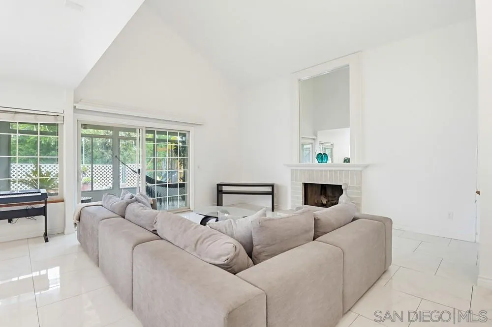3123 Villa Espana Spring Valley, CA 91978 - Photo 9 of 42