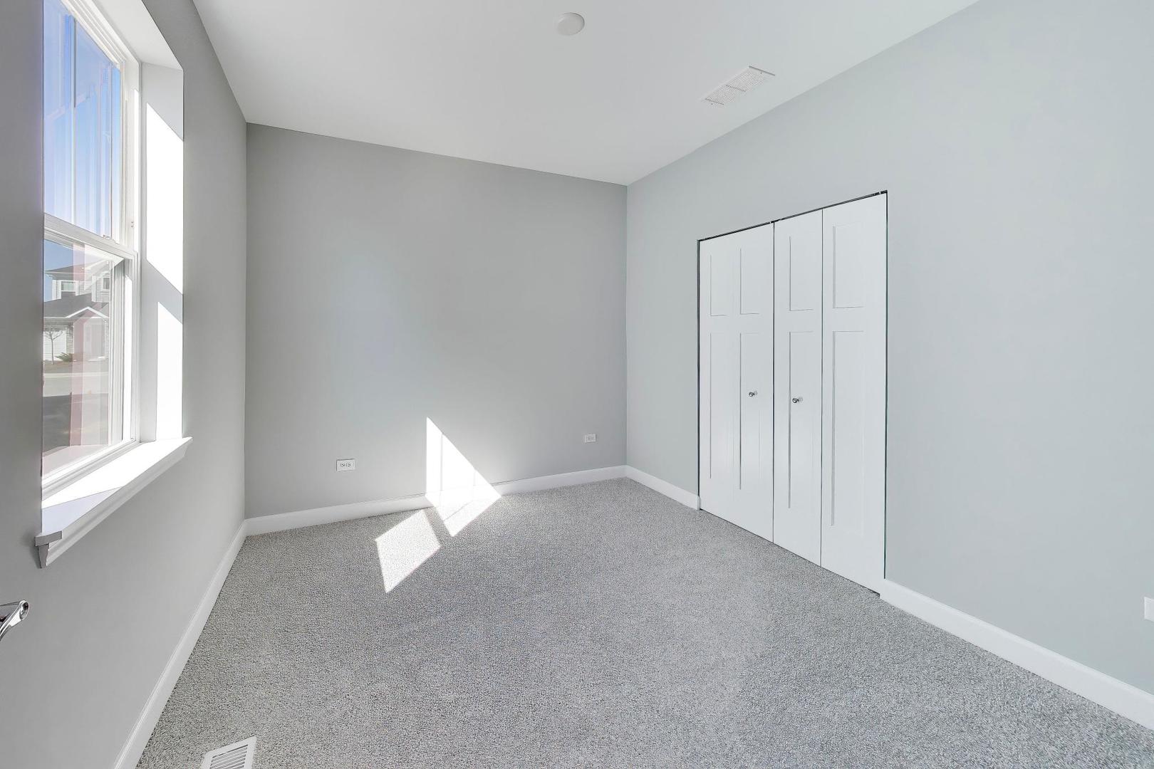 377 Masters Drive Addison, IL 60101 - Photo 18 of 29