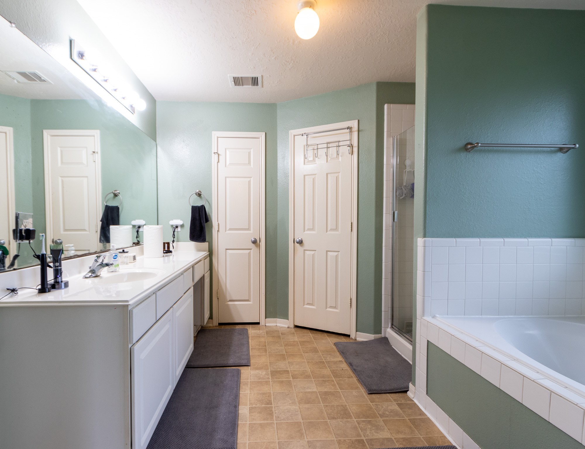 921 Sage Street Baytown, TX 77521 - Photo 21 of 38 Primary Bath