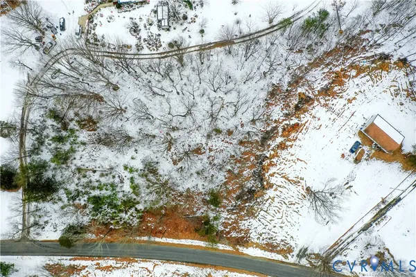 a view of a backyard of the house
