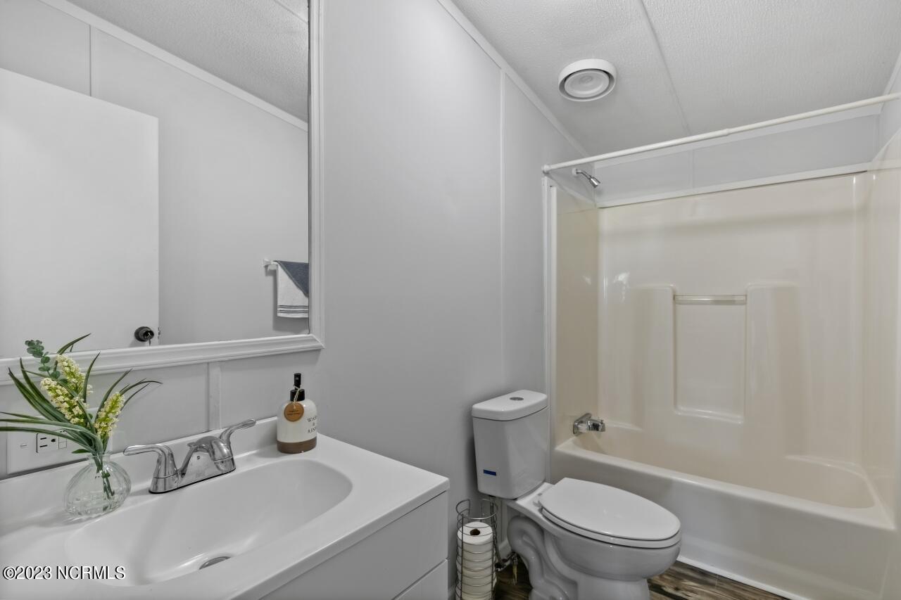 4125 Seminole Road Wilson, NC 27893 - Photo 22 of 33 Hall Bath