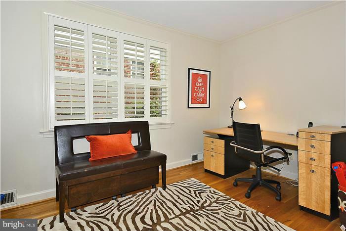 410 Mansfield Road Silver Spring, MD 20910 - Photo 11 of 28 Interior (General)