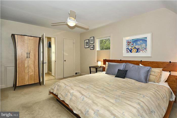 410 Mansfield Road Silver Spring, MD 20910 - Photo 13 of 28 Bedroom (Master)