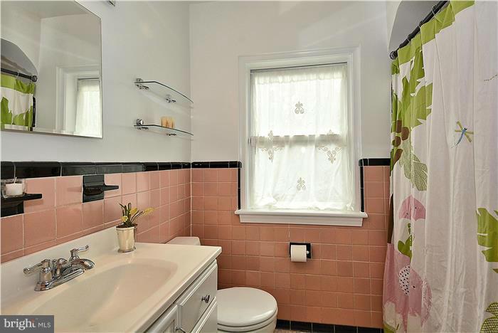 410 Mansfield Road Silver Spring, MD 20910 - Photo 20 of 28 Bath