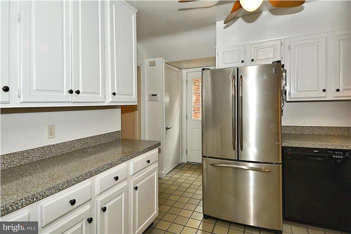 410 Mansfield Road Silver Spring, MD 20910 - Photo 8 of 28 Kitchen