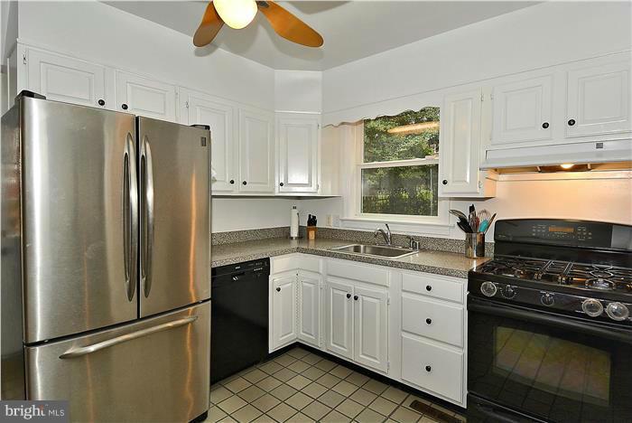 410 Mansfield Road Silver Spring, MD 20910 - Photo 9 of 28 Kitchen