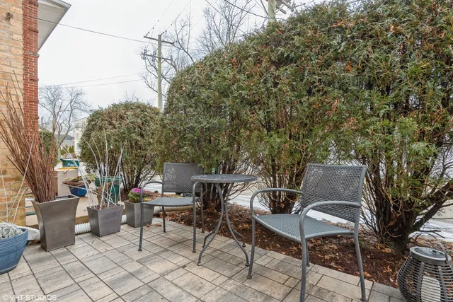 $3,300 | 606 Ridge Road, Wilmette, IL 60091