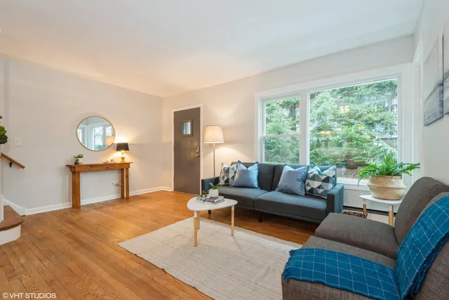 $3,300 | 606 Ridge Road, Wilmette, IL 60091