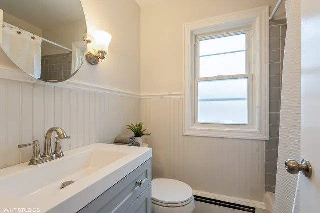 $3,300 | 606 Ridge Road, Wilmette, IL 60091