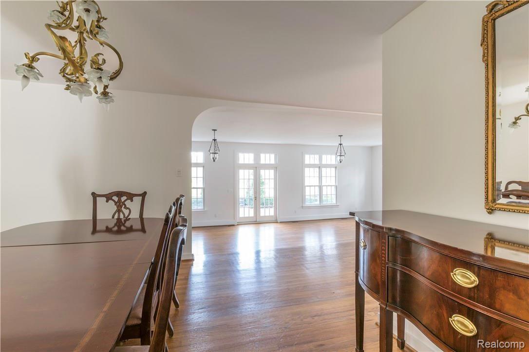 610 Linden Road Birmingham, MI 48009 - Photo 8 of 22 DSC_1576.jpg