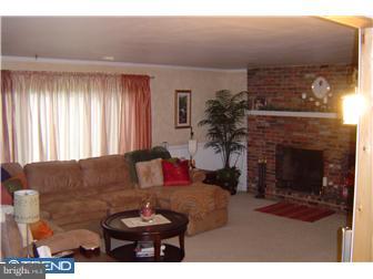 220 Avon Road Cherry Hill, NJ 08034 - Photo 4 of 12 Family Room