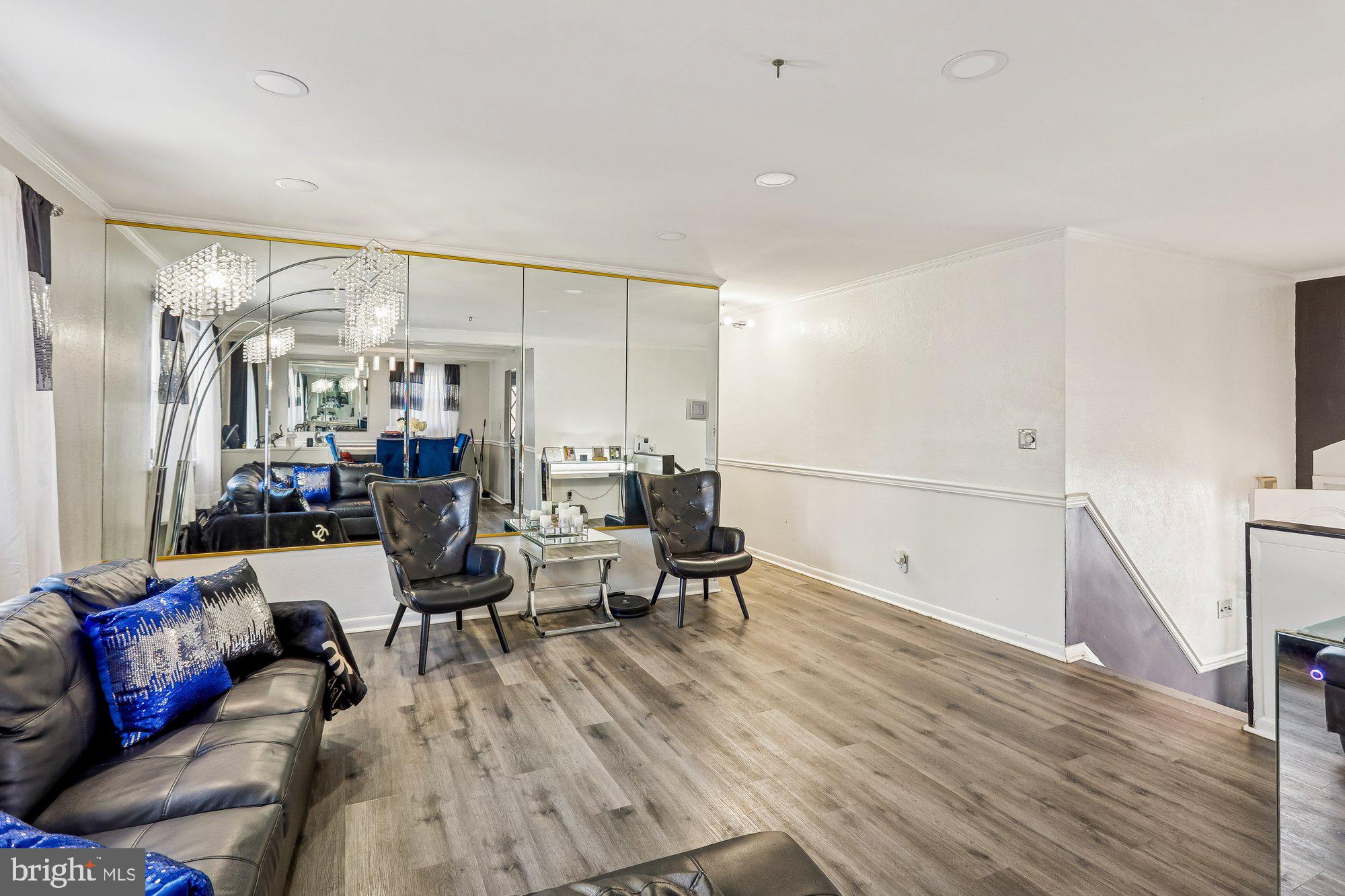 3723 Eastman Road Randallstown, MD 21133 - Photo 6 of 36 a living room with furniture