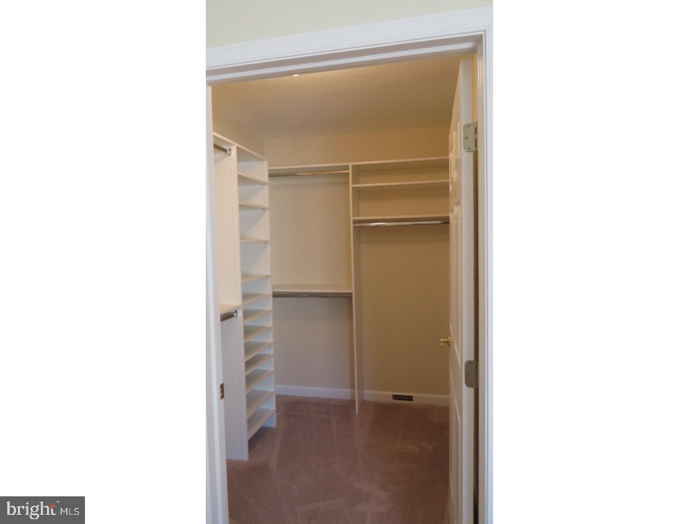 26 West Village Road Newark, DE 19713 - Photo 20 of 25 Walk-in Closet