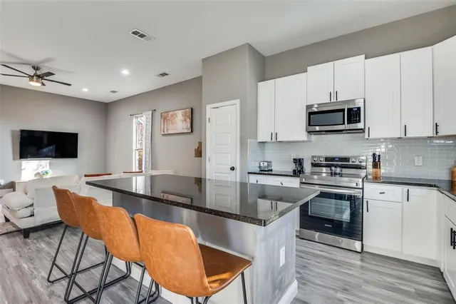 $2,600 | 1016 Winters Street, Dallas, TX 75216