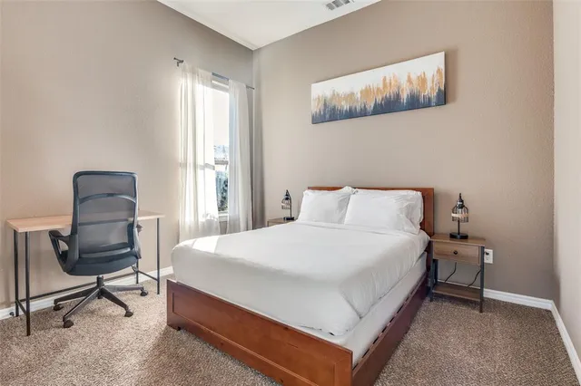 $2,600 | 1016 Winters Street, Dallas, TX 75216