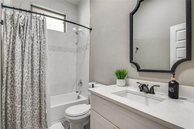 $2,600 | 1016 Winters Street, Dallas, TX 75216