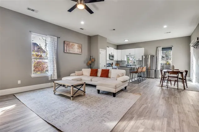 $2,600 | 1016 Winters Street, Dallas, TX 75216