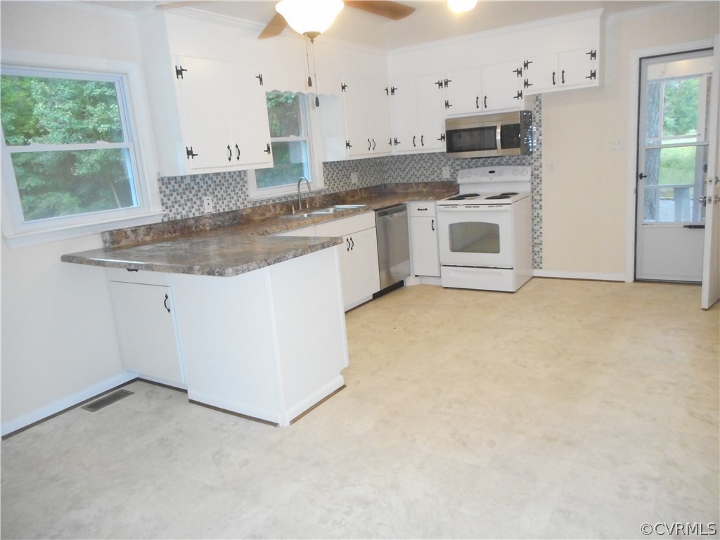 21469 Cabin Point Road Disputanta, VA 23842 - Photo 8 of 12 View of the kitchen showing that you can eat off t