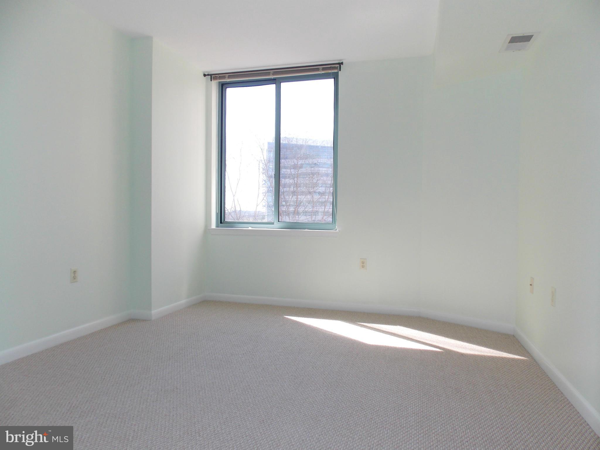 851 North Glebe Road, Unit 403 Arlington, VA 22203 - Photo 15 of 23 Bedroom (Master)