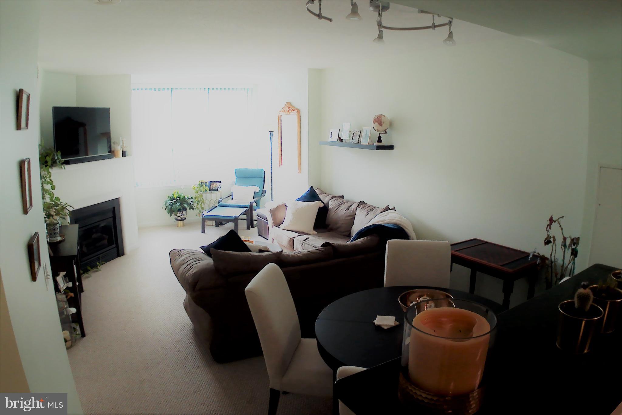 851 North Glebe Road, Unit 403 Arlington, VA 22203 - Photo 8 of 23 Living Room